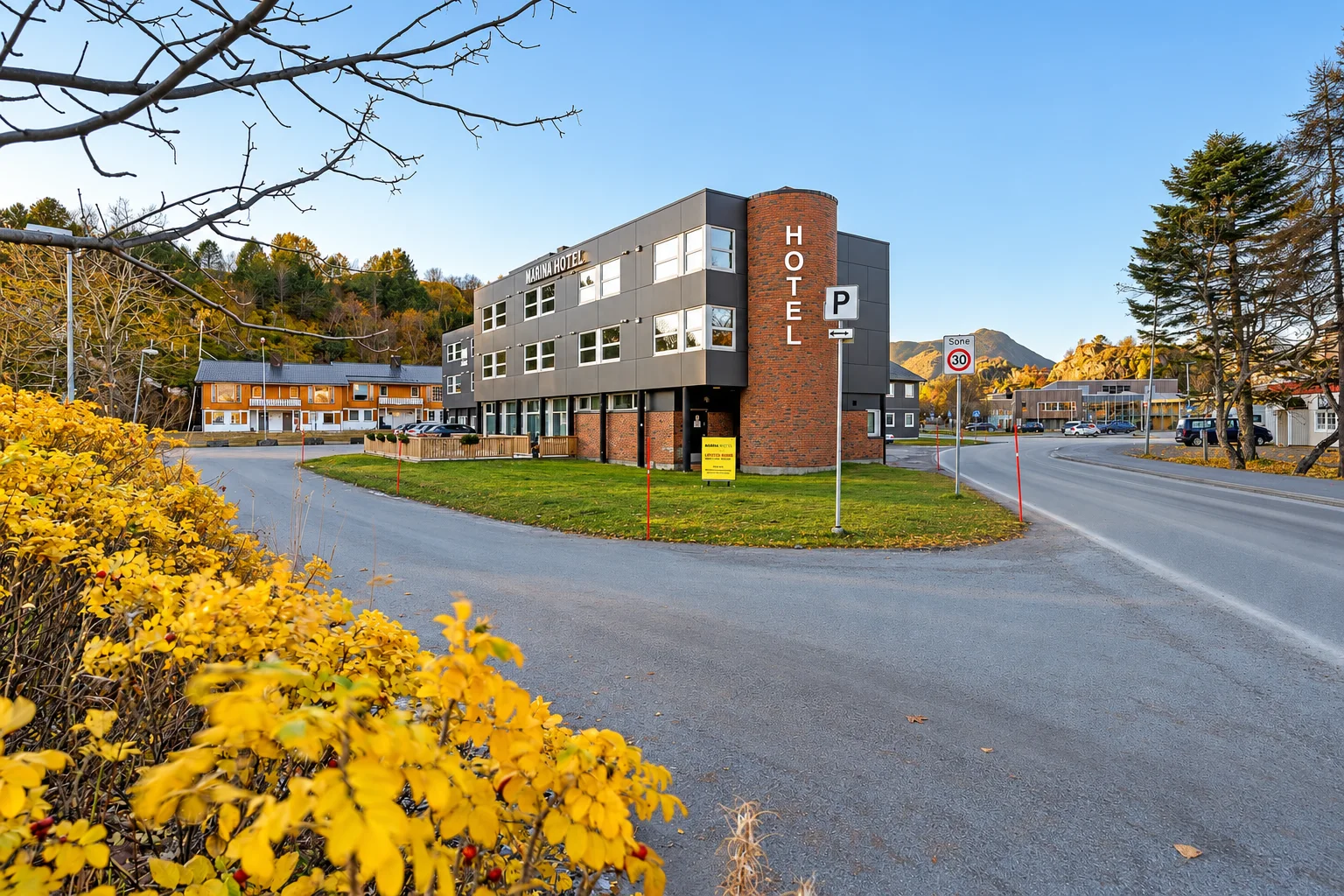 Hotellet og omgivelsene · Marina Hotel Lofoten